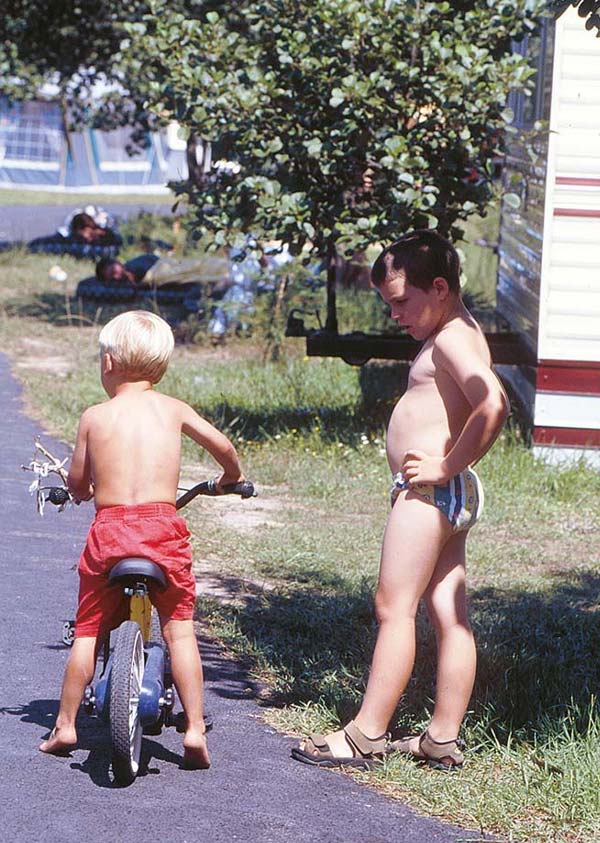 Enfants au camping à Messanges dans les années 90 dans les Landes