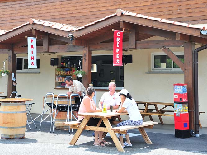 Bar et épicerie du camping le Moussaillon à Messanges